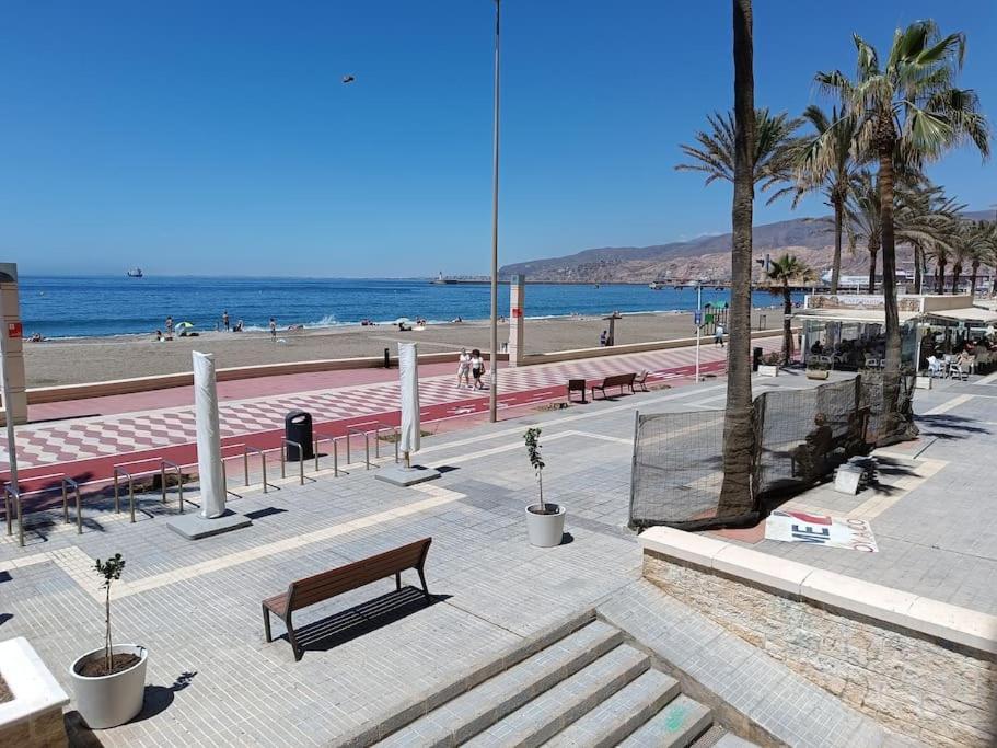 Piso Primera Linea Playa Almeria Exterior foto